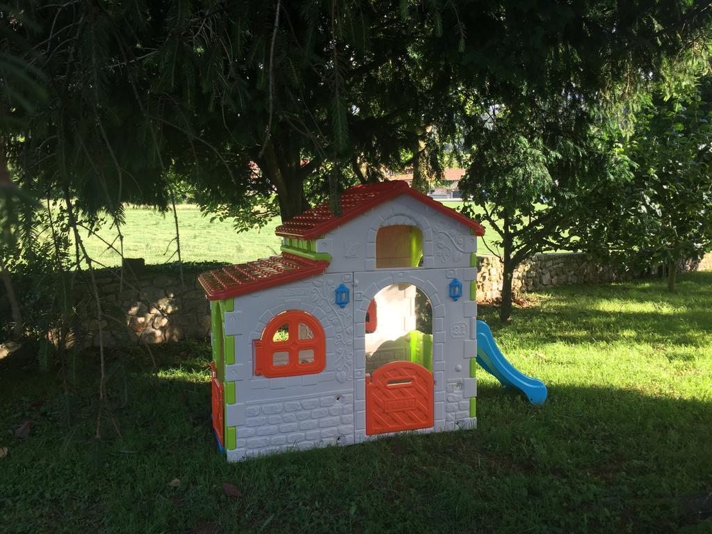 Posada La Roblera Affittacamere Orena Esterno foto